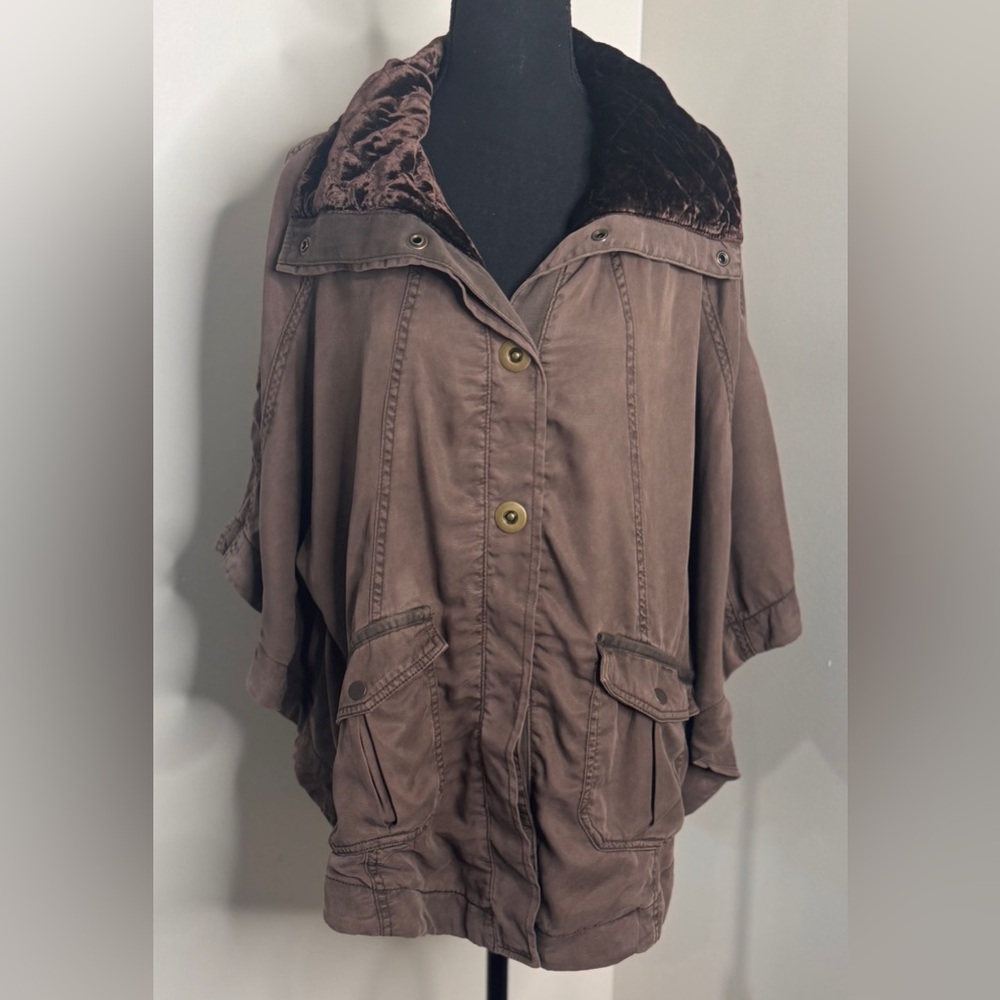 HEI HEI Button-Up Jacket/Cape with Pockets Size‎ Oversized XS-Small Earthy